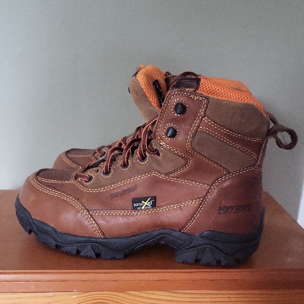Hytest Safety Brown Leather Boots Size 9 NWT